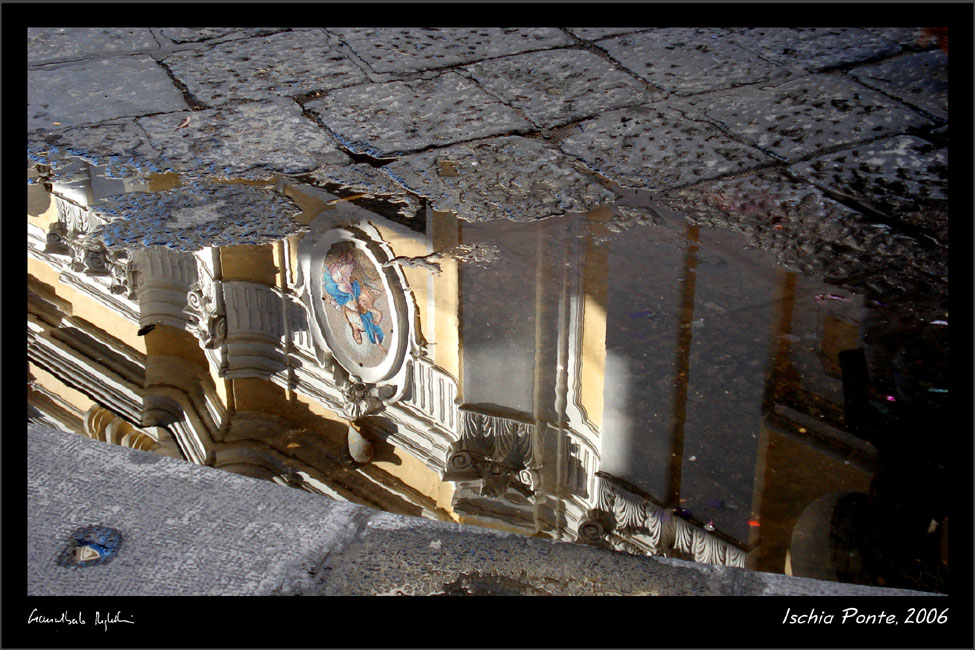 Ischia ponte riflessi